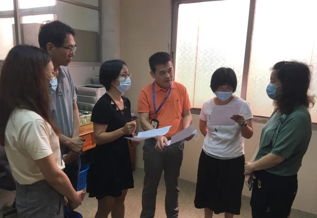 广州市海珠区市场羁系局专家一行到白云山Z6人生就是博公司举行计量检查指导