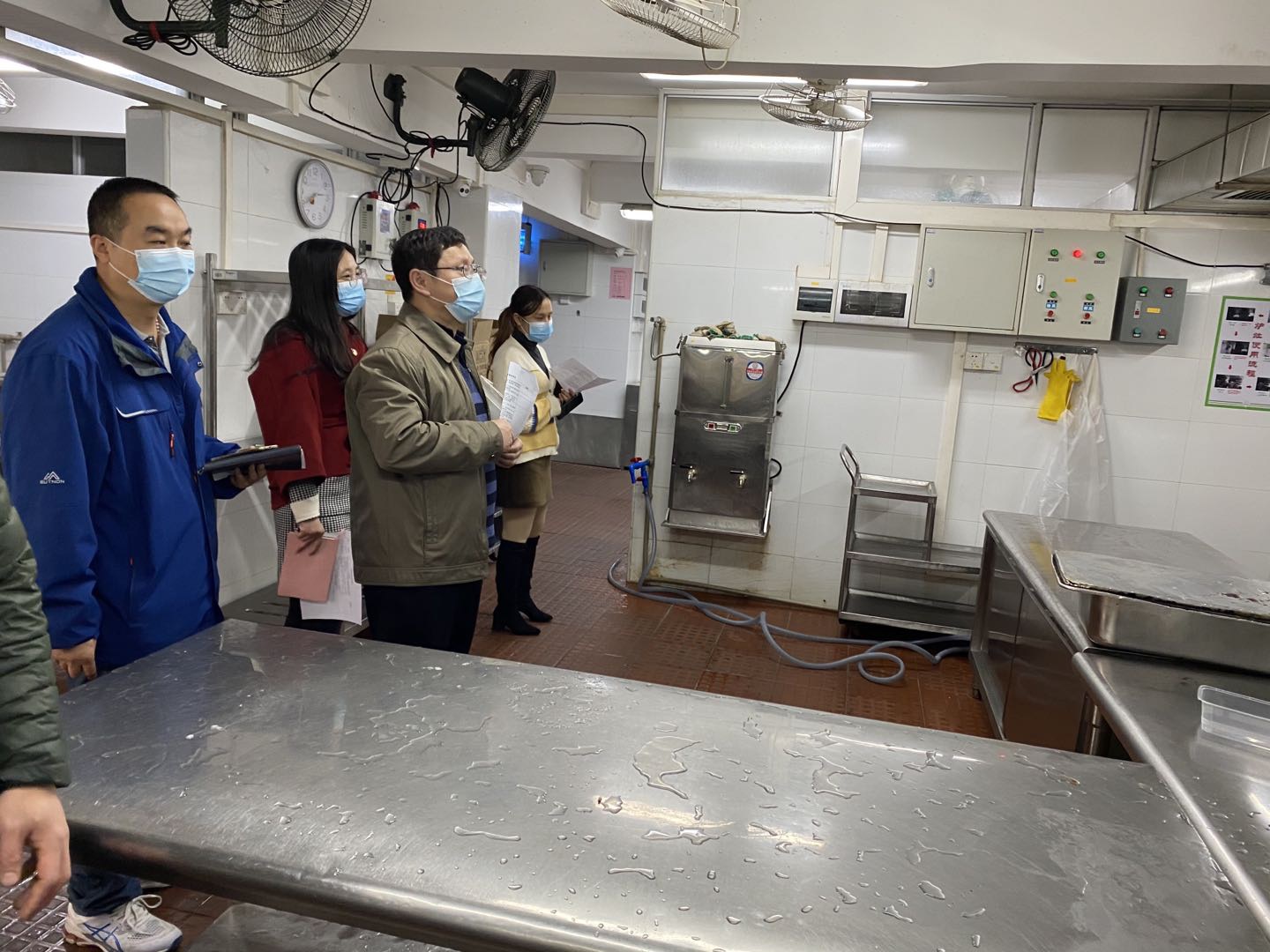 疫情防控做到位，，，监视检查落实处 ----白云山Z6人生就是博公司开展疫情防控检查事情