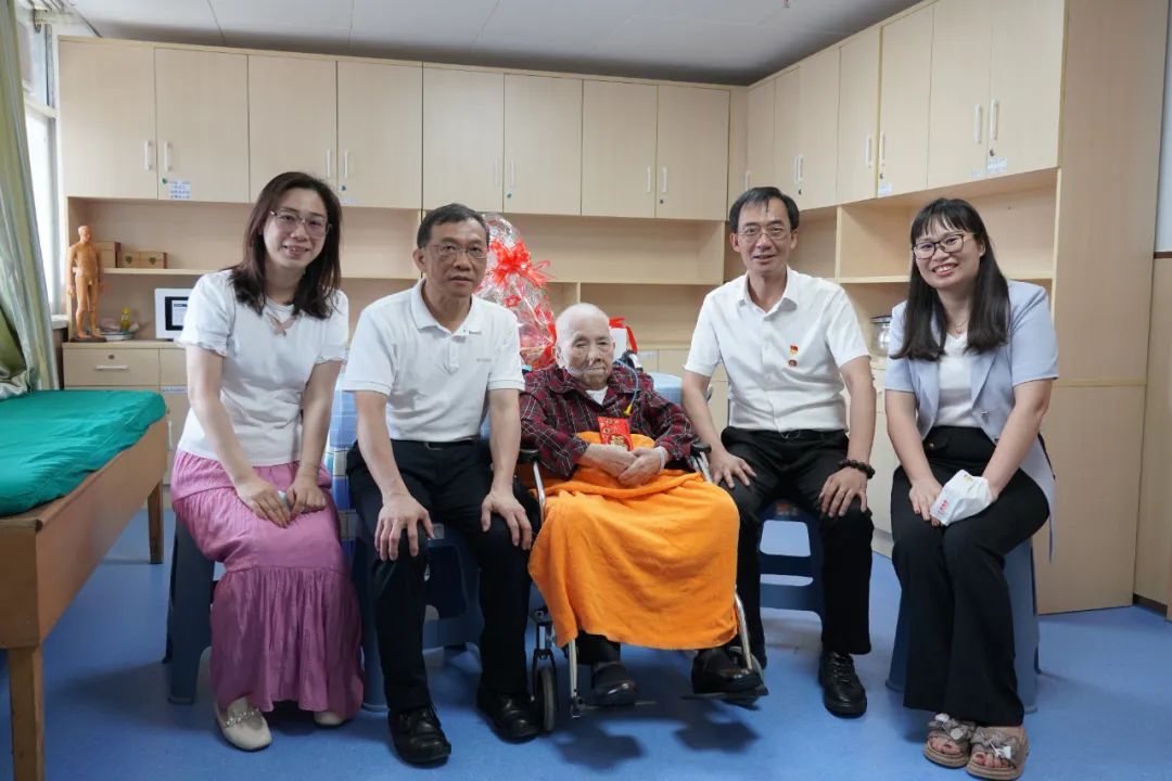 情系革命先进 赓续红色基因——白云山Z6人生就是博公司慰问离休干部刘玉珍